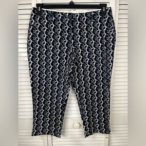 Crown & Ivy Elephant Print Capri’s Size 14P